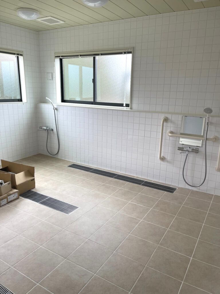 住宅型有料老人ホーム〈ベルソレイユ五香〉の浴室　機械浴（搬入前）
